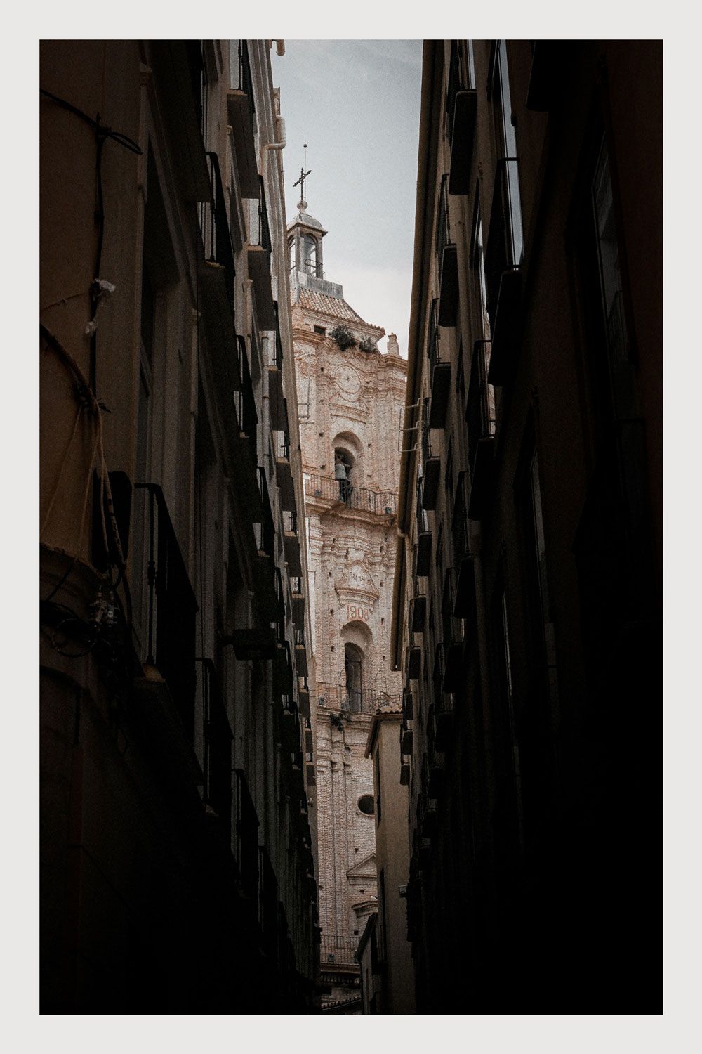 Light and Shadow Alleys